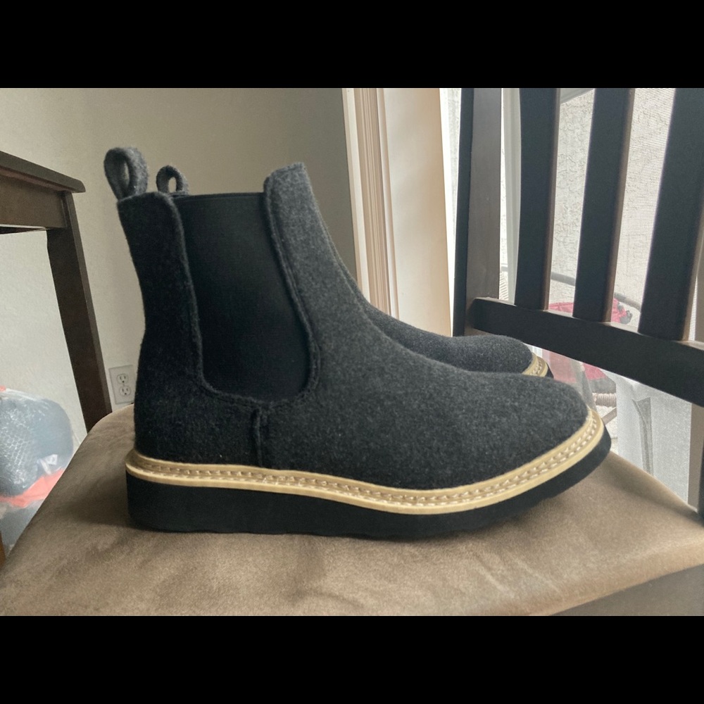 Universal Thread Booties